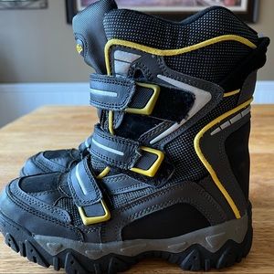 Children’s Snow Boots size 3